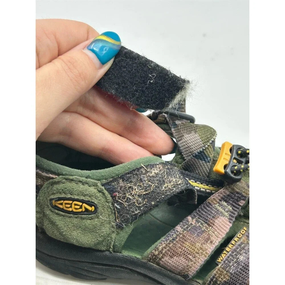 KEEN Newport H2 Youth Sport Sandals Green Camo Closed Toe Waterproof Size 2